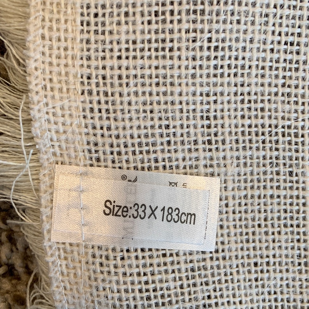 Table Runner - Picture 4 of 6